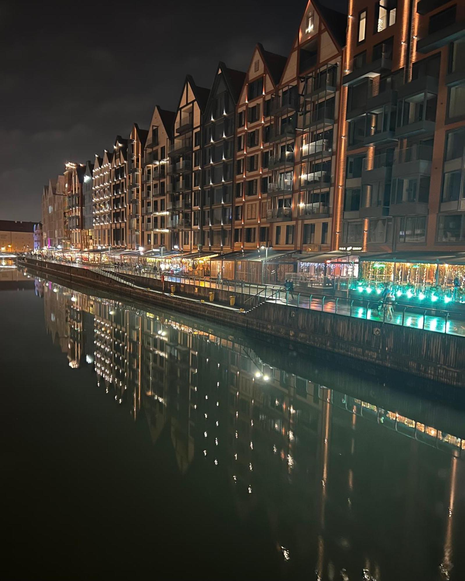 Baltic Riviera Apartments - Luxurious Apartment With Patio And River View Gdańsk Exteriör bild