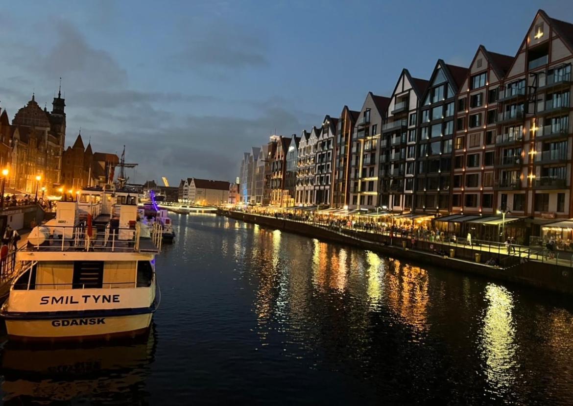 Baltic Riviera Apartments - Luxurious Apartment With Patio And River View Gdańsk Exteriör bild