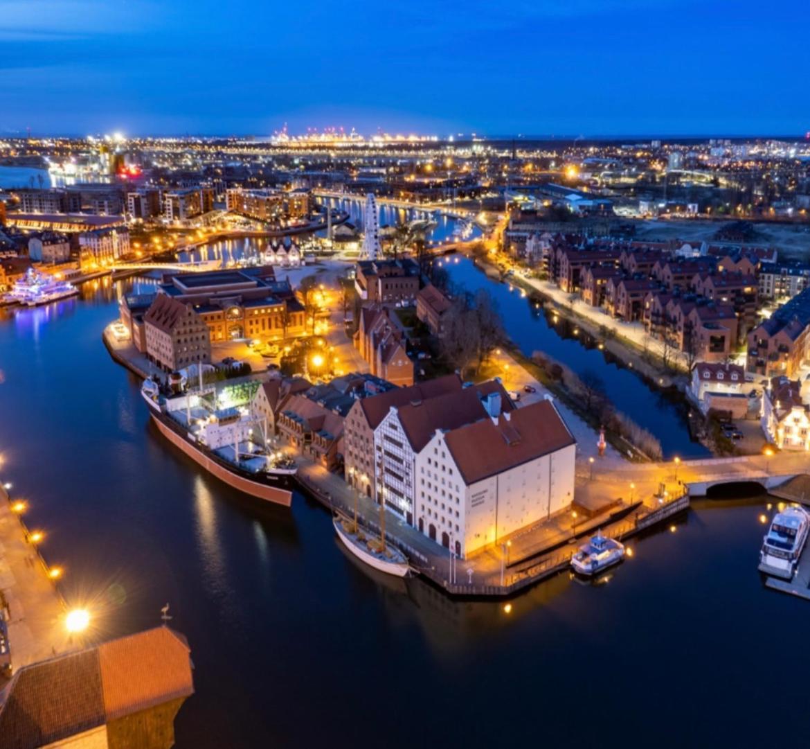Baltic Riviera Apartments - Luxurious Apartment With Patio And River View Gdańsk Exteriör bild